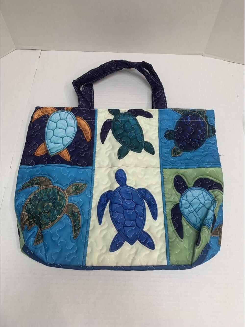 NWOT Beach Tote Carry All Turtle Quilted Bag